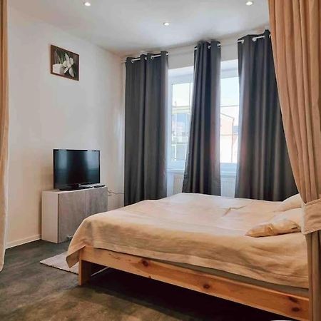 Utulny Byt V Super Lokalite Apartment Bratislava Luaran gambar